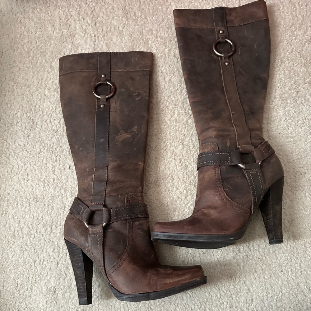 Guess Dark Brown leather boots